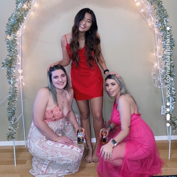 Silk Dress 💃🏾 - Picture 4 of 6